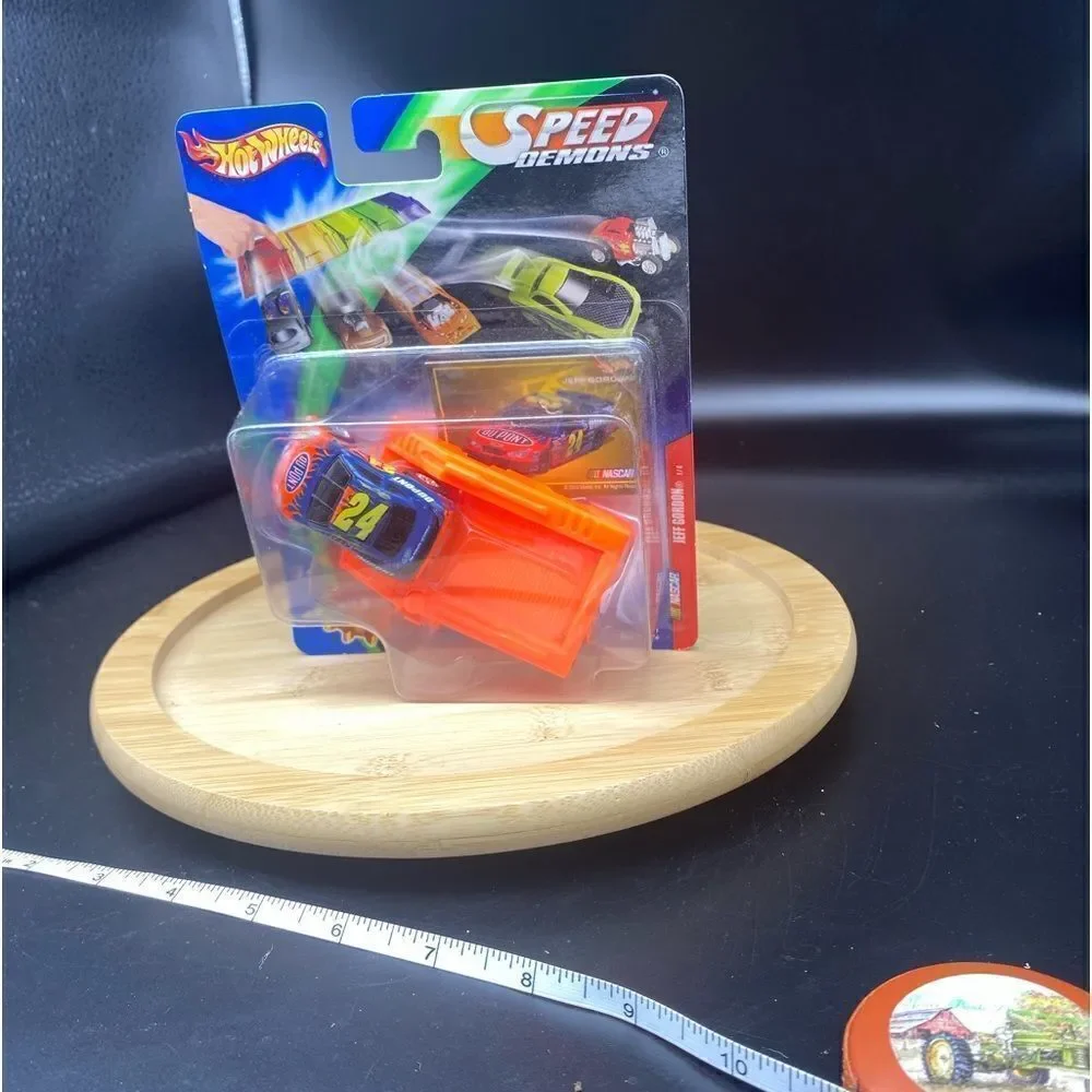 NIOB Hotwheels Speed Demon Jeff Gordon stock car by Mattel 2003